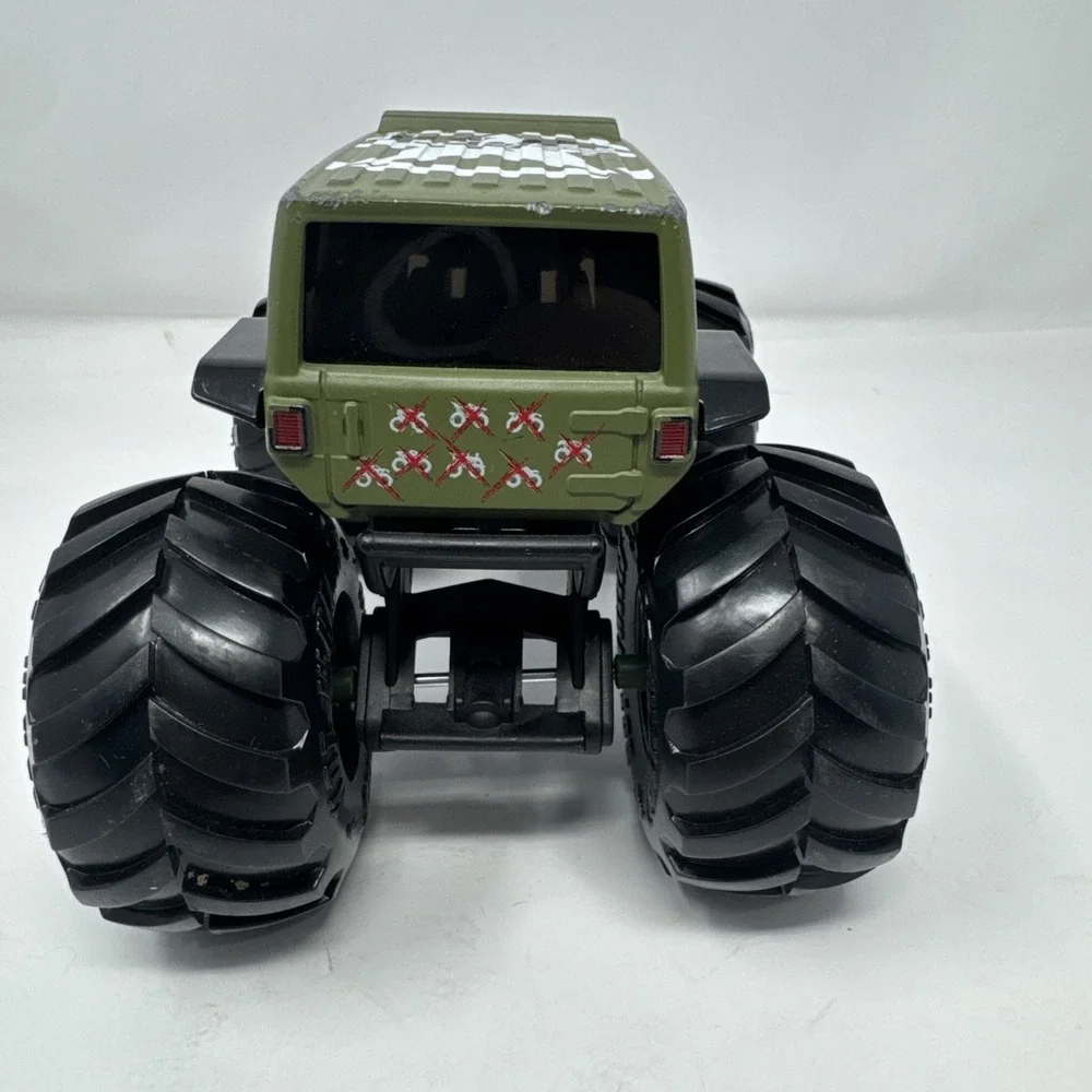 Monster Trucks *HW ARMY GREEN JEEP* TRUCK DIE-CAST 1:24 2018 Hot Wheels‎ Toy!!!